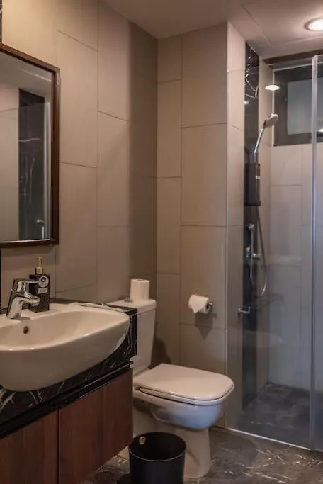 Large Family Seaview Suite 3 Rooms By The Only Bnb Tanjung Tokong Malesia